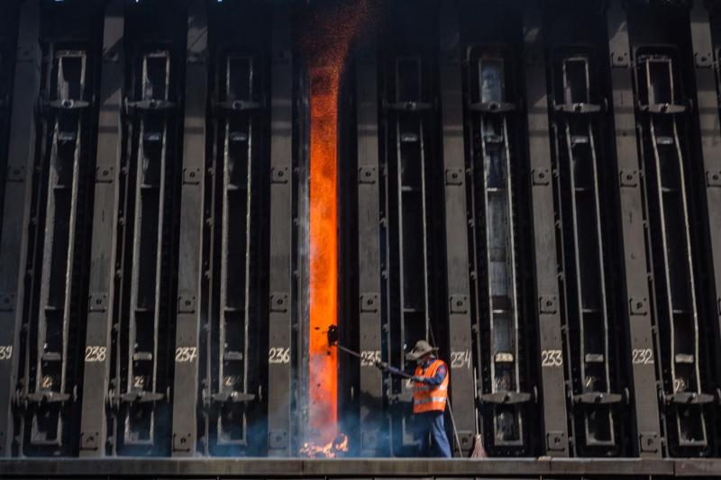 The first stage of Coke Oven Batteries 1, 2 hot repair at Fengfeng Steel Plant is completed